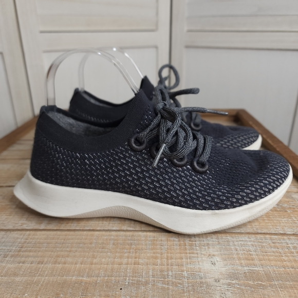 Allbirds Woman’s Wool Runners. Dark Navy Blue. Size 8 - Picture 3 of 12